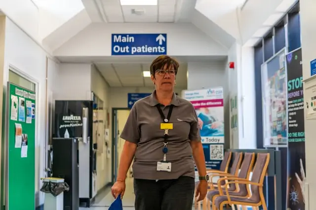 Volunteers in hospital